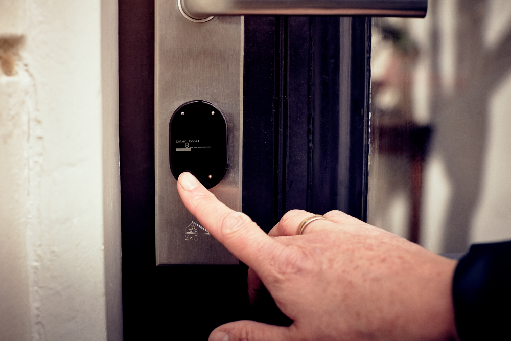 Shelly LOQED Touch Smart Lock Edelstahl Stainless Steel - SMARTBLU 